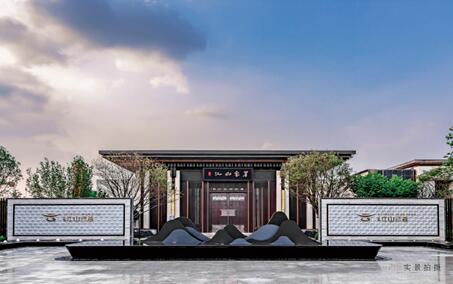 金輝·江山云著實景圖